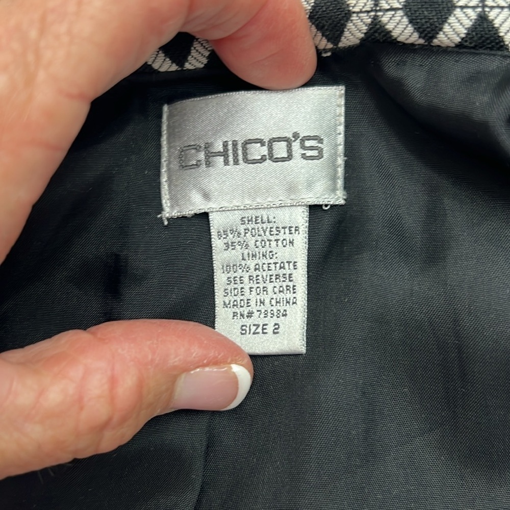 Chico’s Black & White Diamond print Jacket, Zipper closure, 4 front pockets - Picture 9 of 10